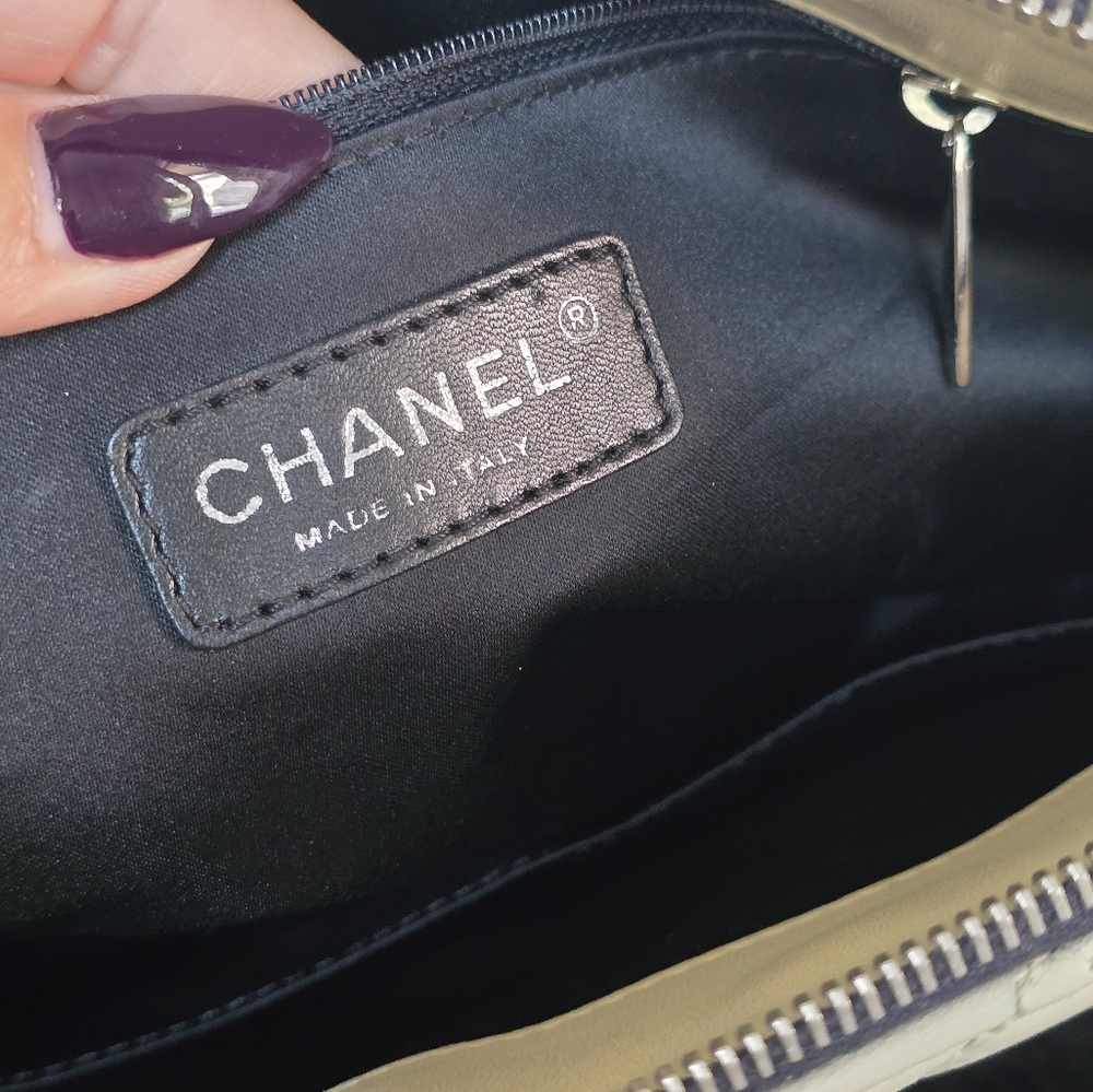 Authentic Chanel Blizzard Zip-flap Shoulder Bag - Picture 16 of 16